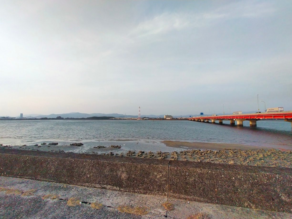 どっかの橋と川｡