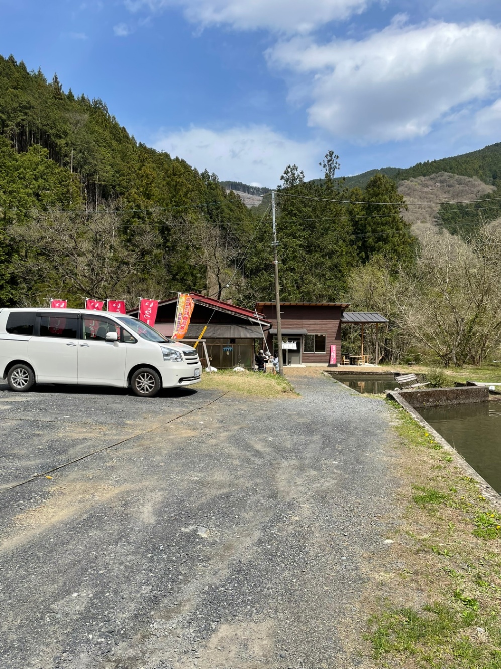 やまの路みず沢　入口　わかるかーい！