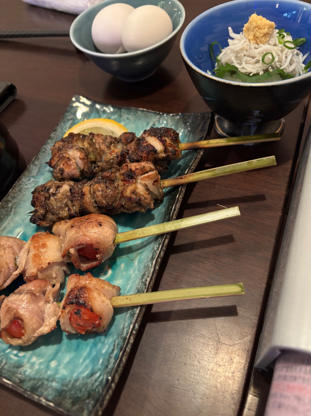 串焼きとしらすおろしの写真