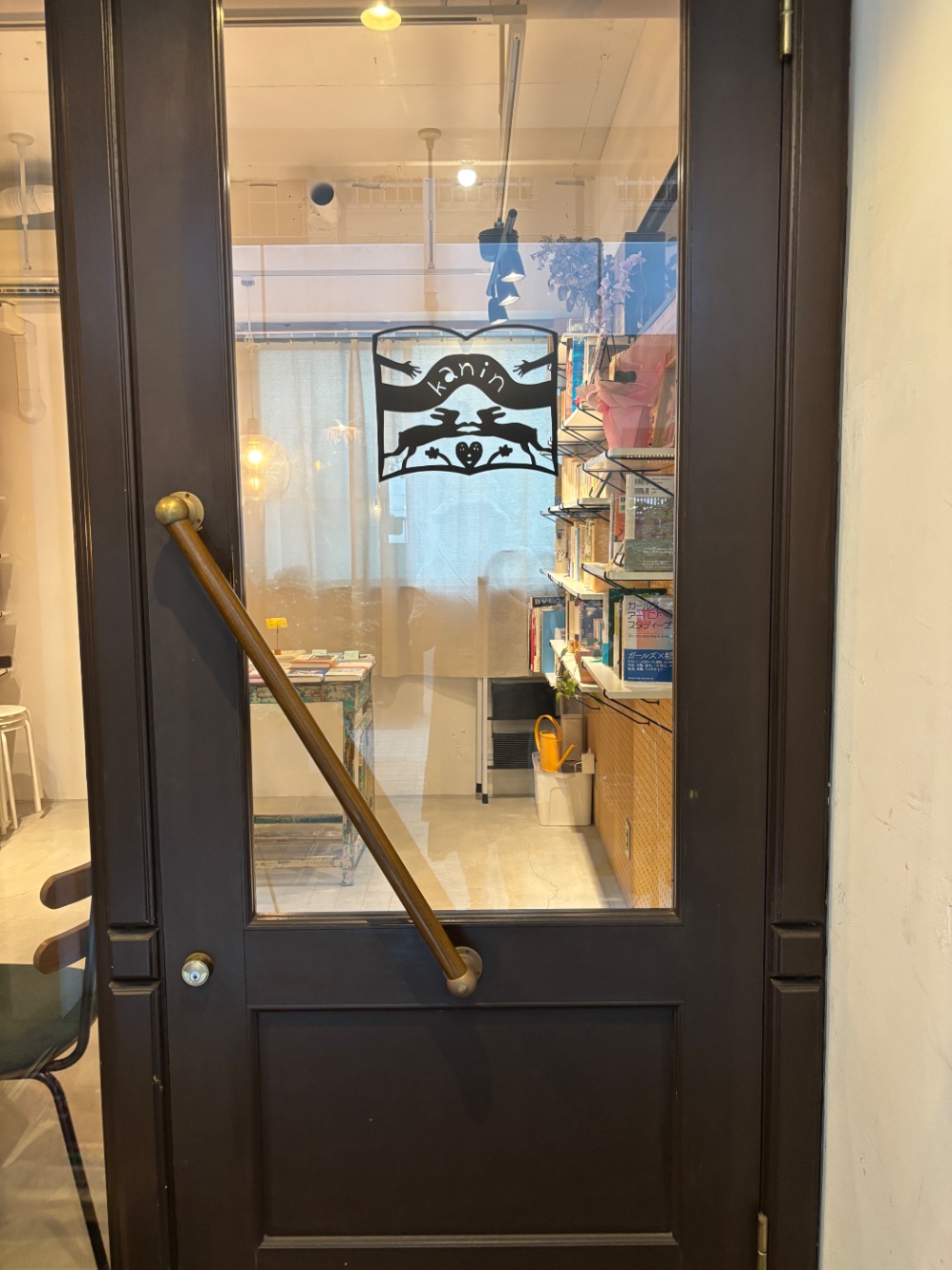 入り口のガラス戸