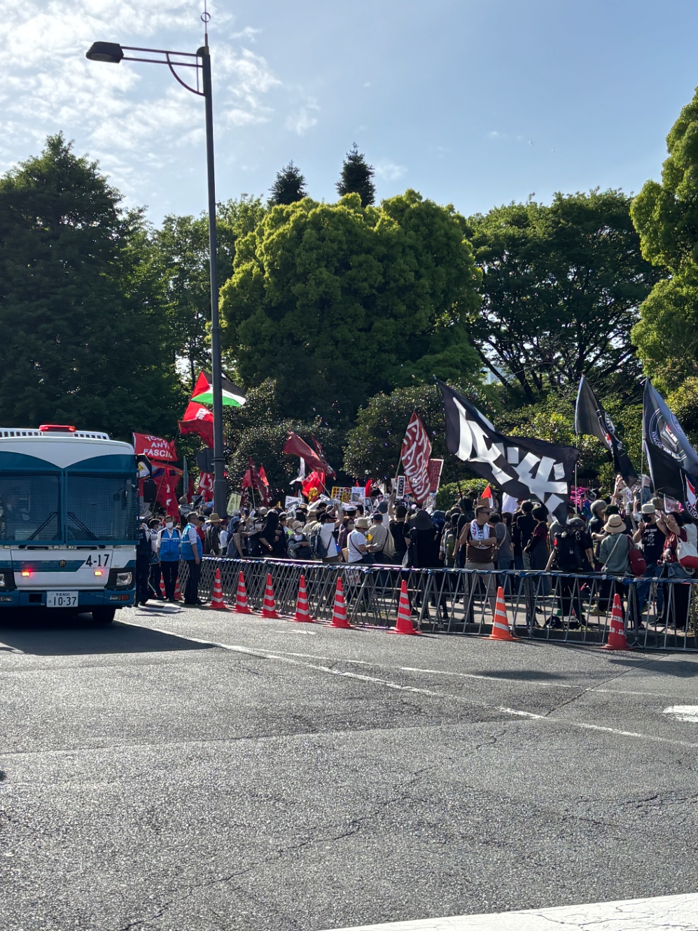 少し離れたところから見た路哲エリア