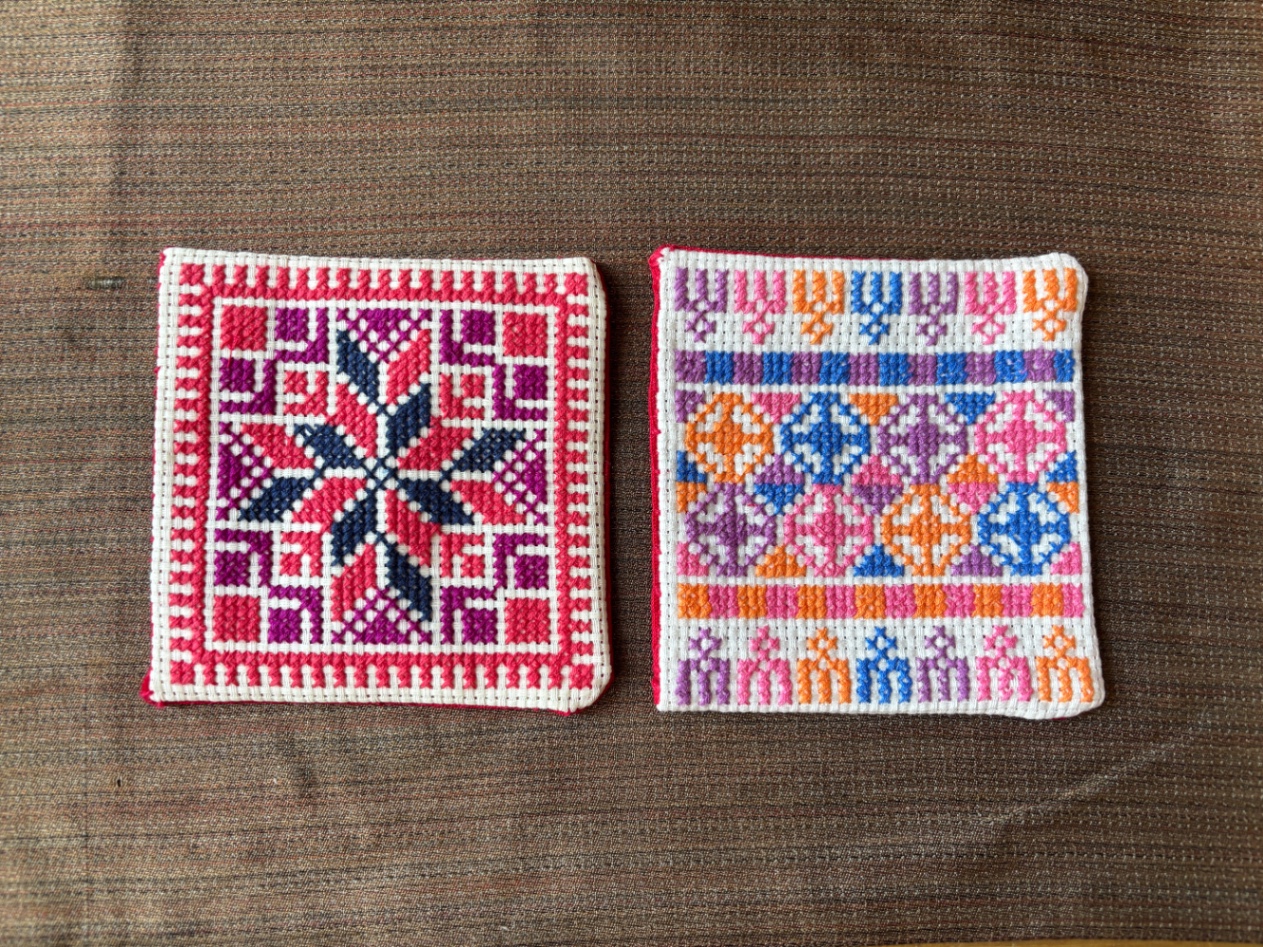 パレスチナ刺繍のコースター2枚