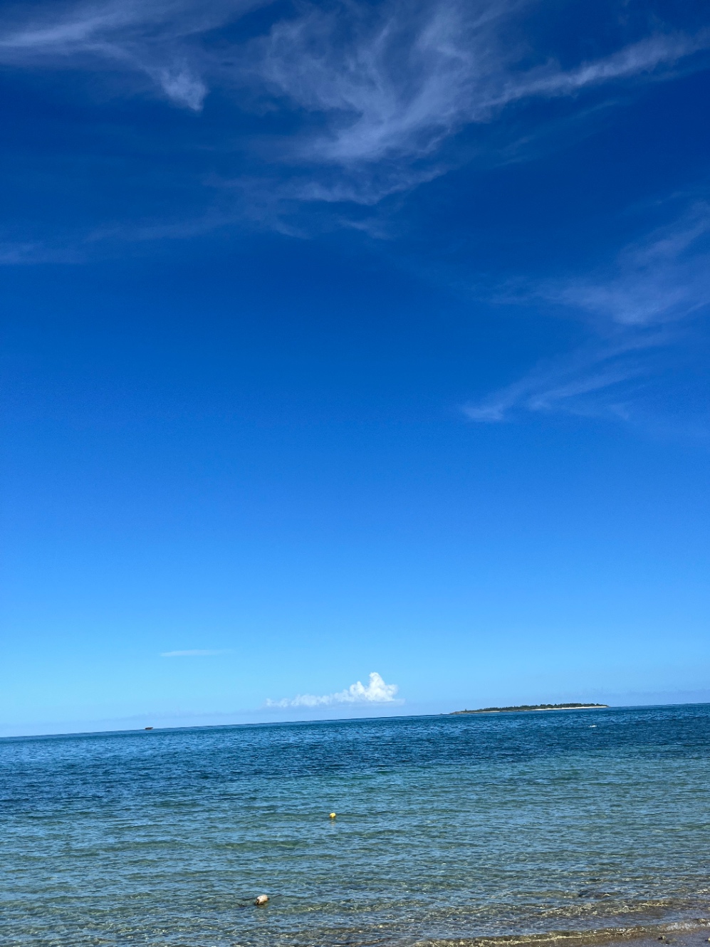 浜比嘉島から見る海