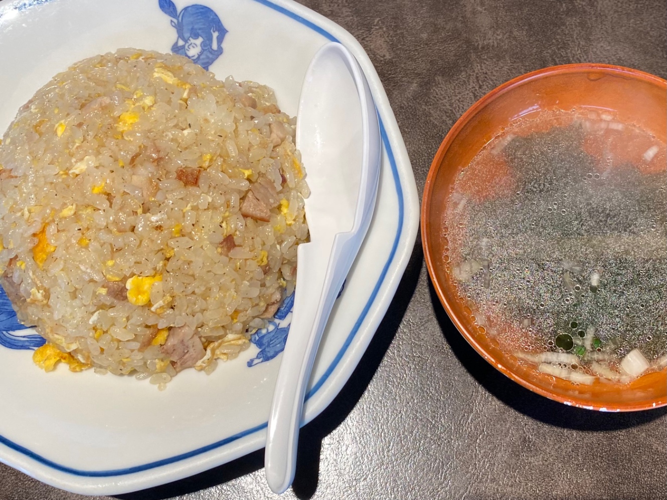 チャーハンとわかめスープ