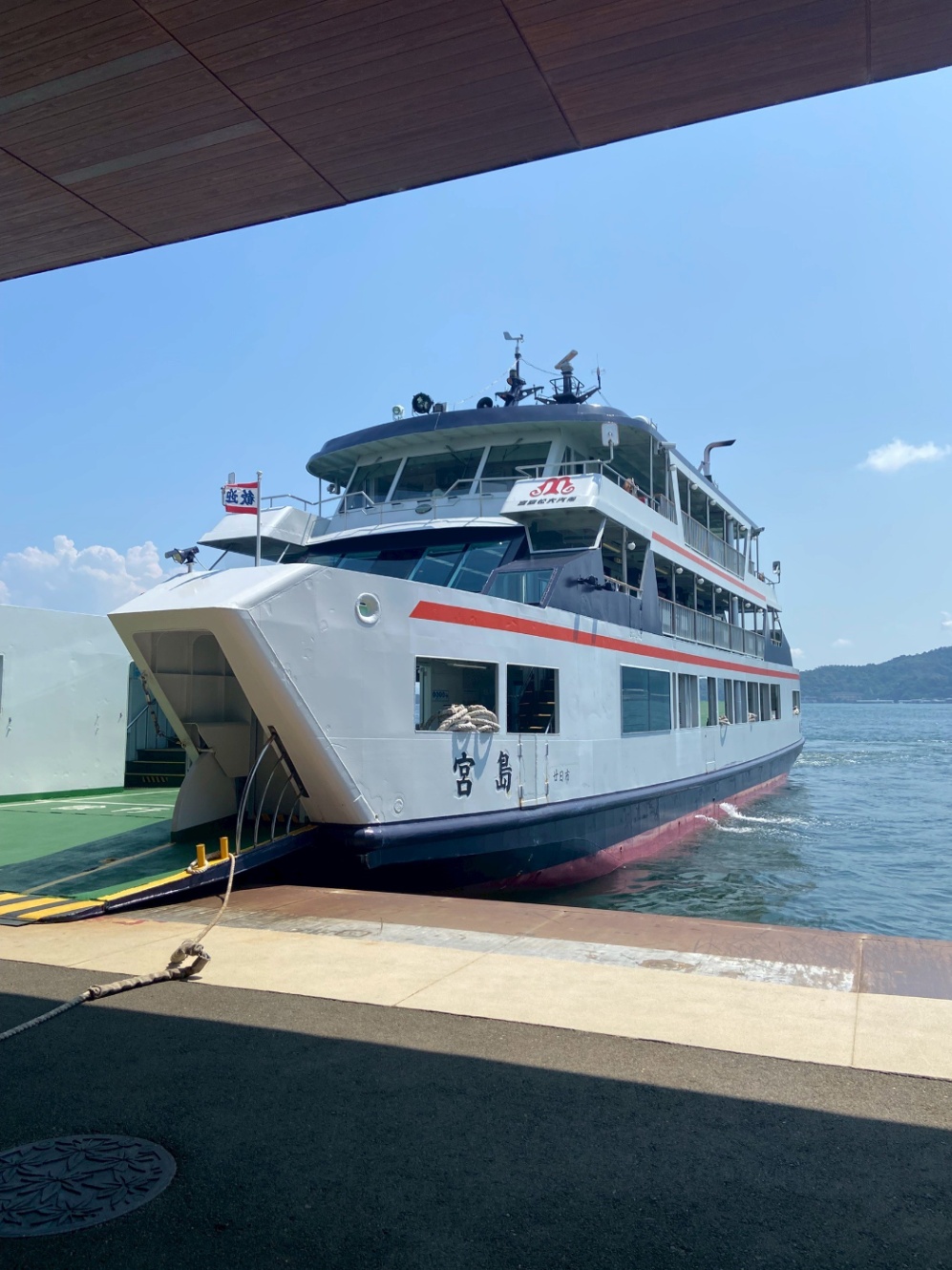 宮島行きのフェリー