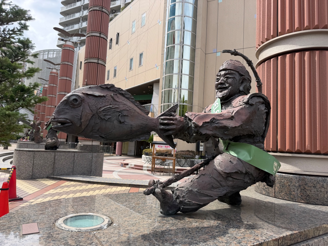 赤羽駅前にある恵比寿の像