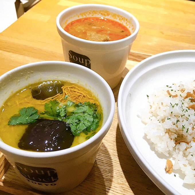 Soup Stock Tokyoのグリーンカレーとユッケジャン