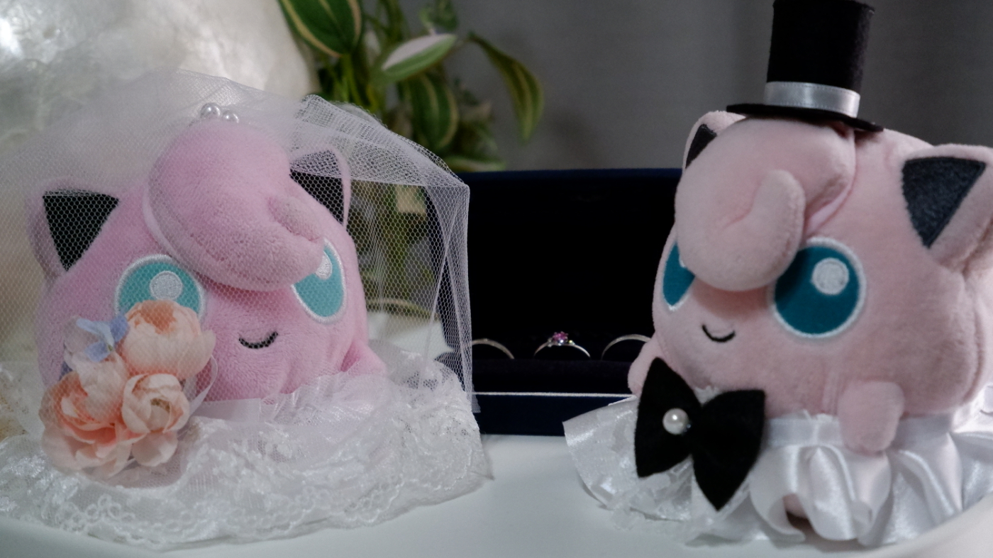 ウェディング服を着たプリン