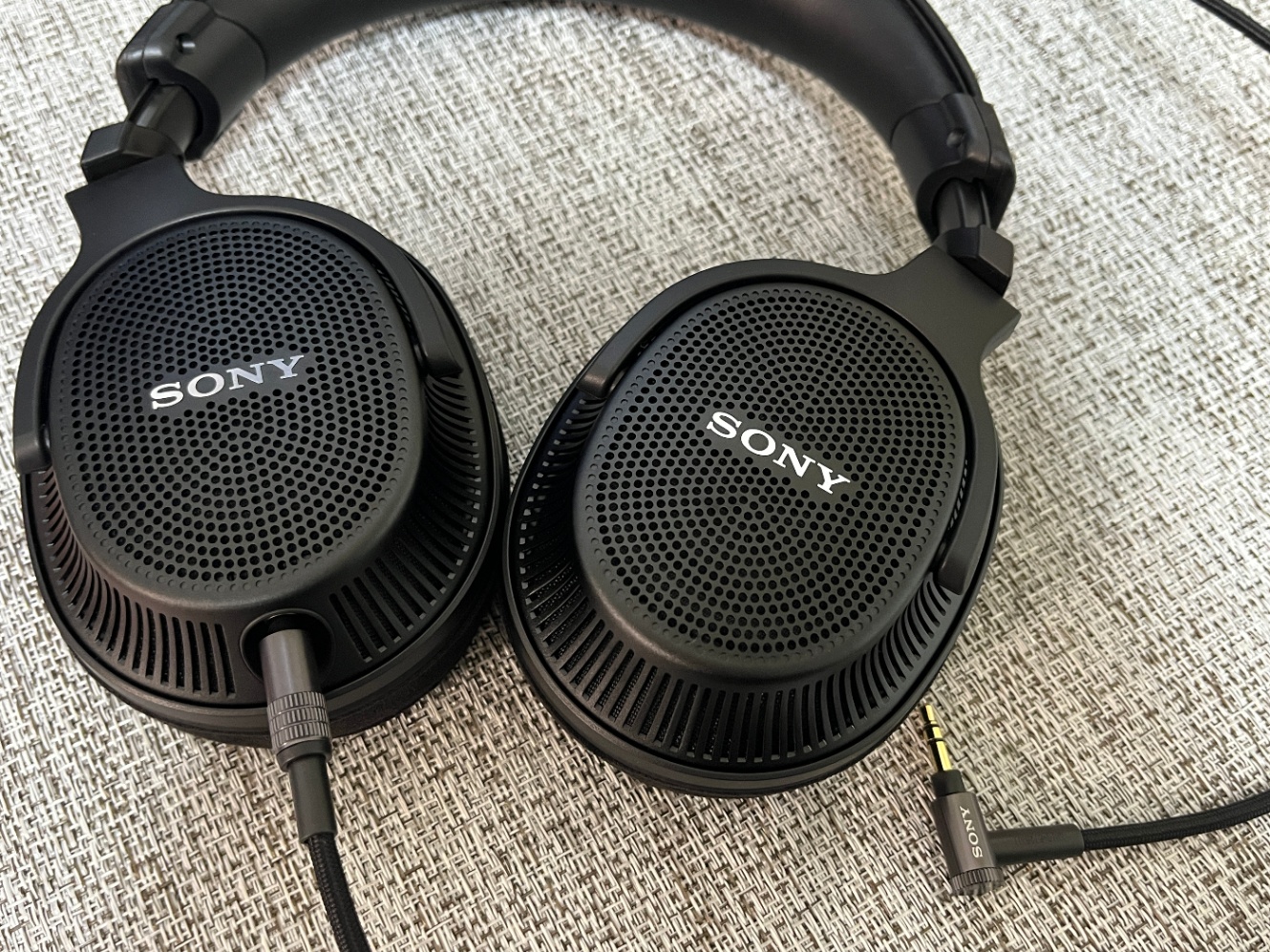 SONY MDR-MV1とそのリケーブルの記録｜ケンビシ＠ぱだわん